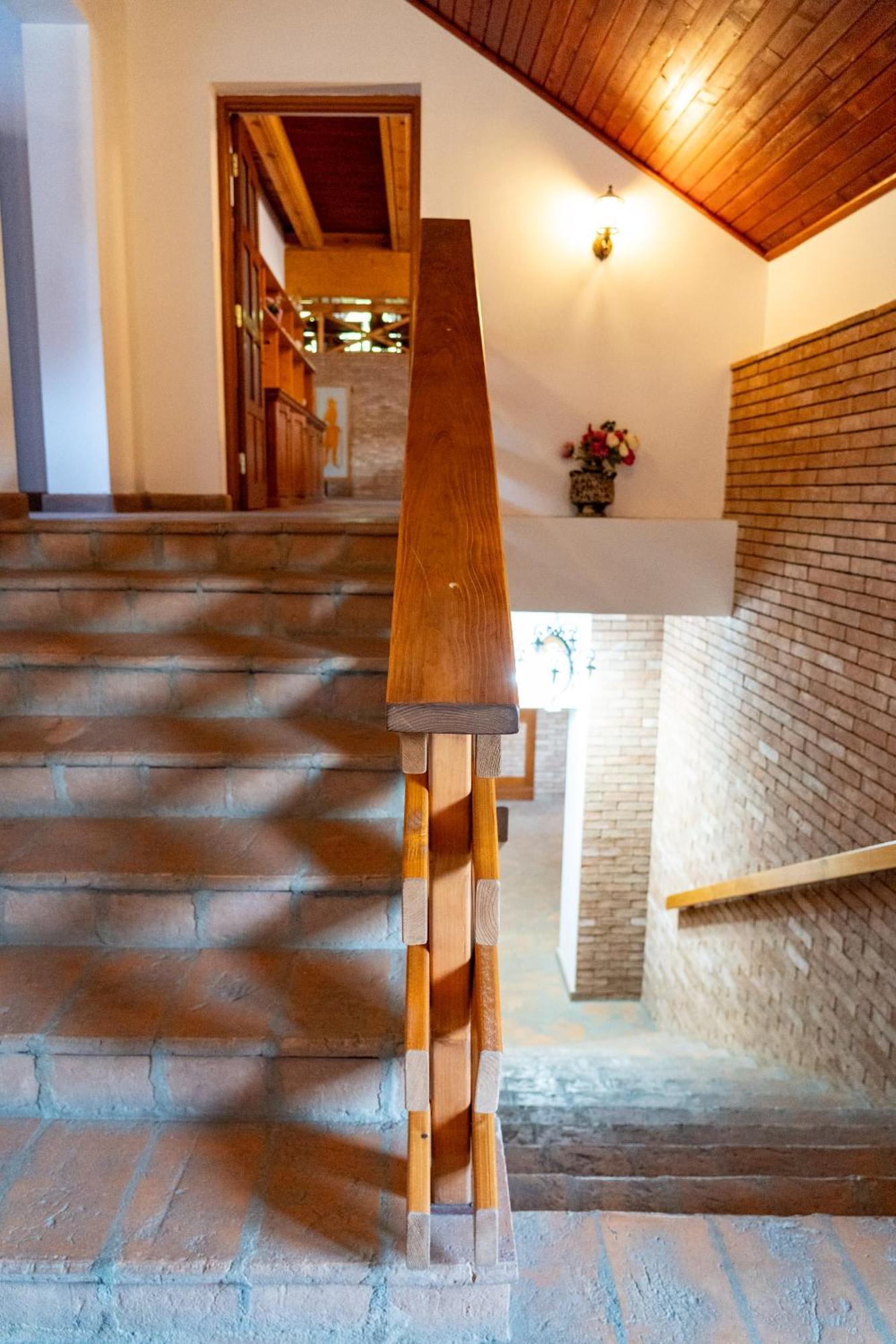 5.Evszak Hotel Sfântu-Gheorghe Buitenkant foto