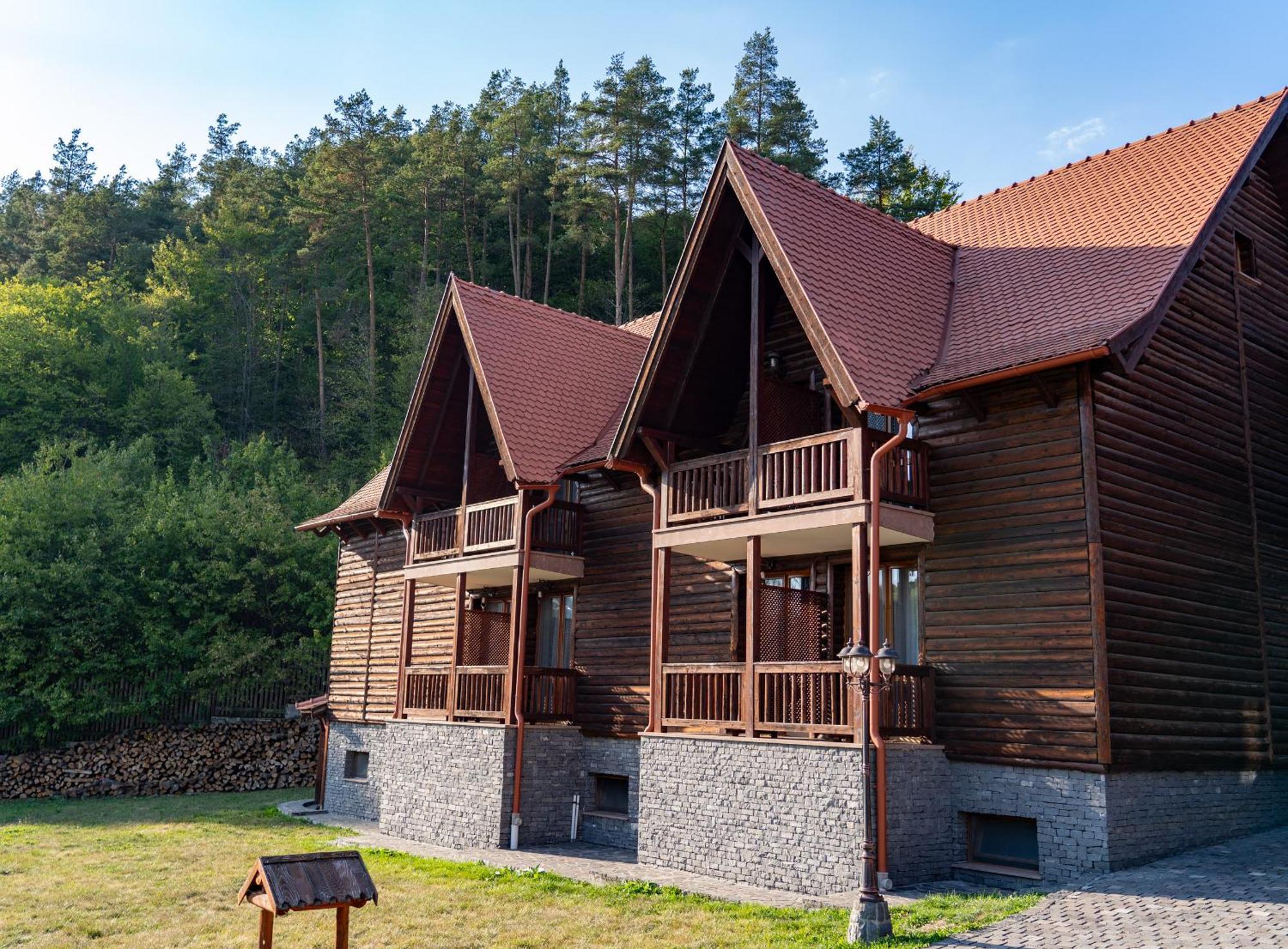 5.Evszak Hotel Sfântu-Gheorghe Buitenkant foto