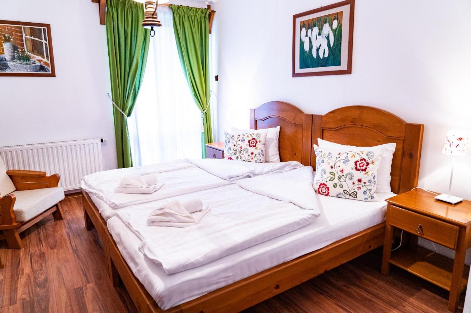 5.Evszak Hotel Sfântu-Gheorghe Buitenkant foto
